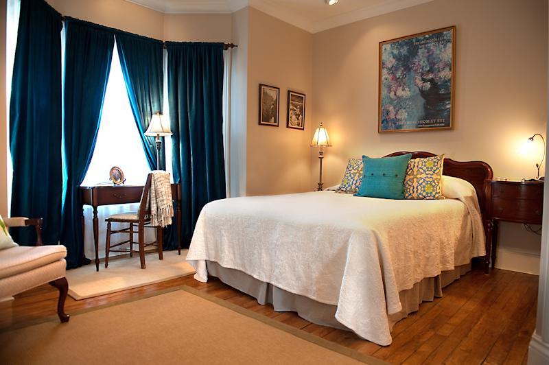 Dunlop Inn Baddeck Room photo