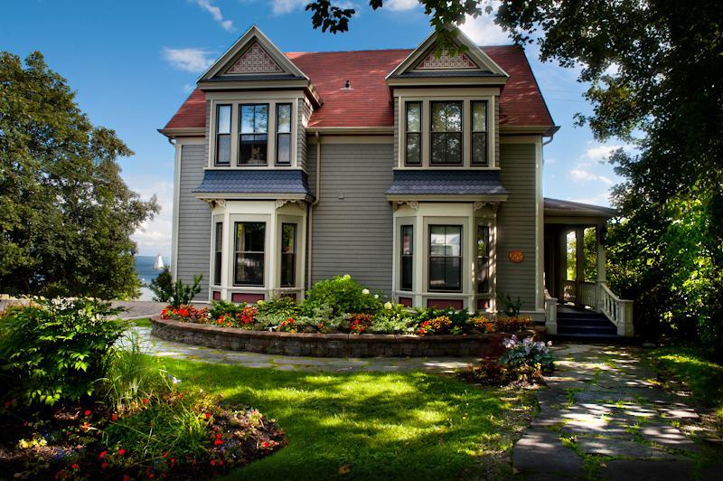 Dunlop Inn Baddeck Exterior photo